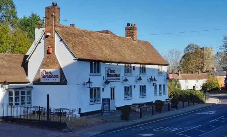 three horseshoes norton